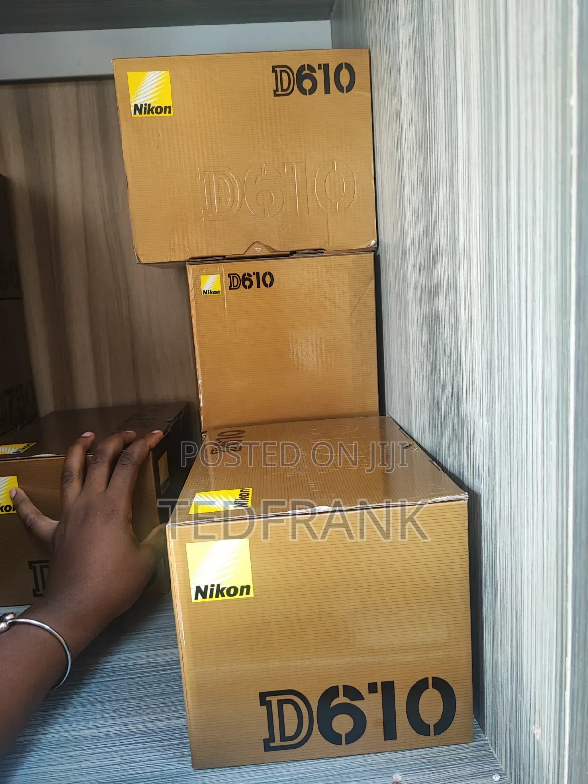 NIKON D610 FULL PACKEG WITH 50 LENS photo 4